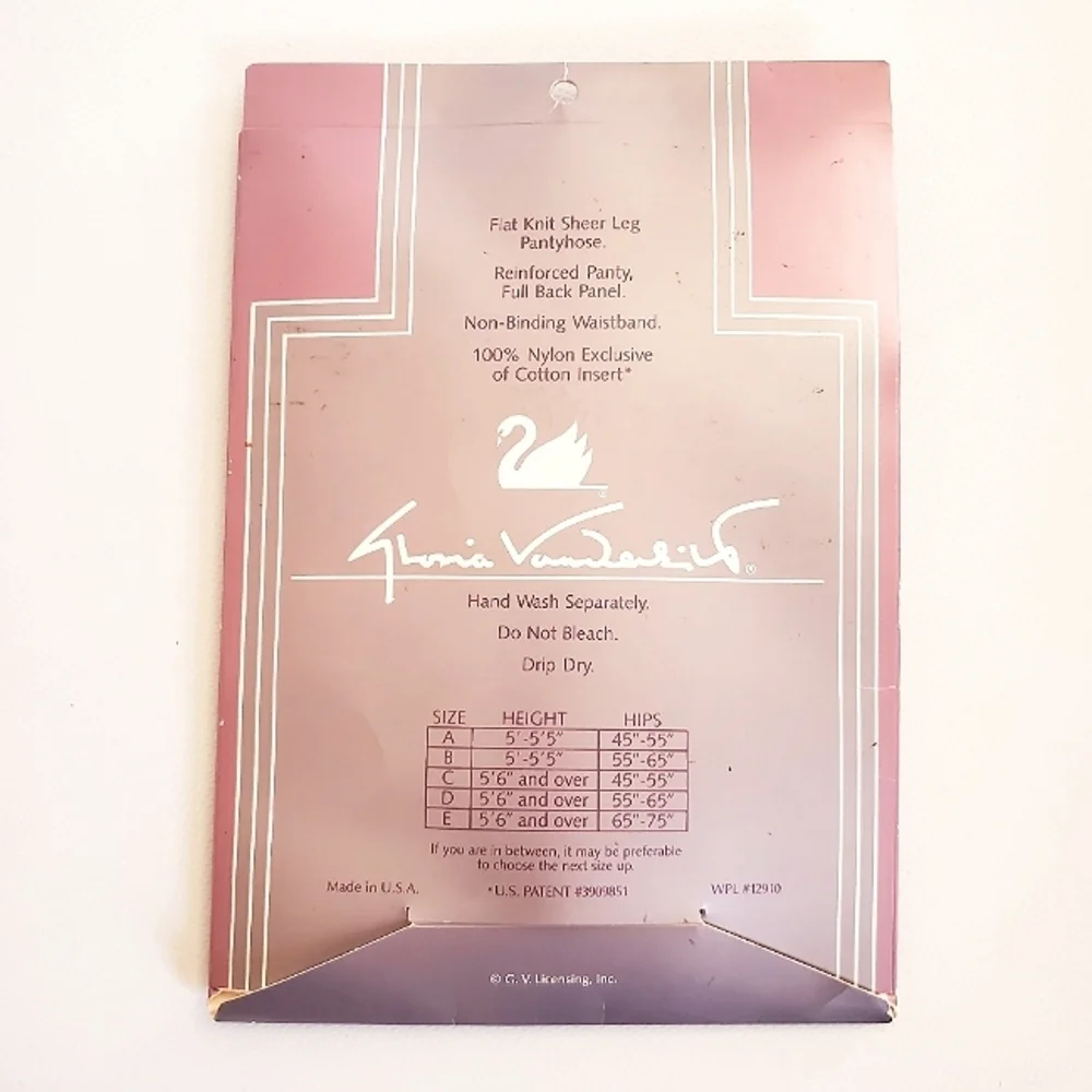 Gloria Vanderbilt Daysheer Sandalfoot Pantyhose Off White Size C NIP